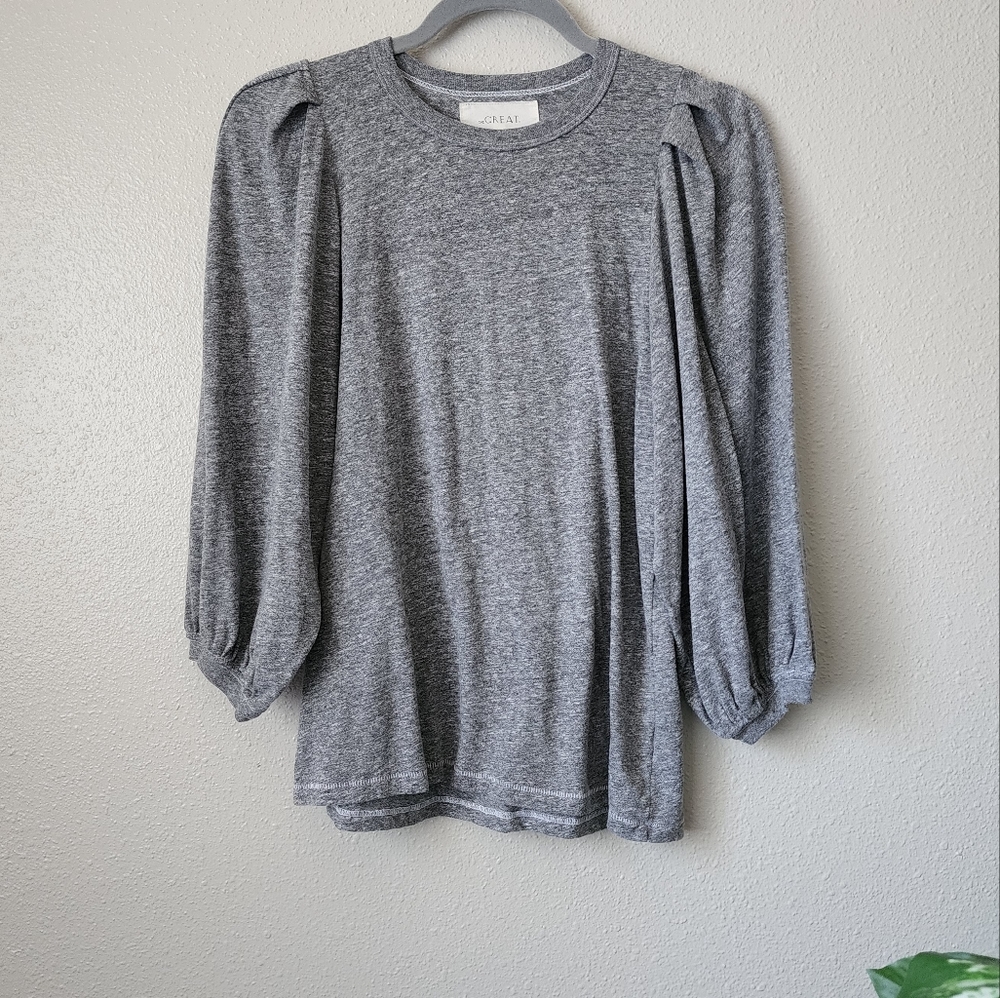 THE GREAT. Gray Short Sleeve Tee